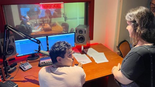 Radyo Ege Kampüs 100.8